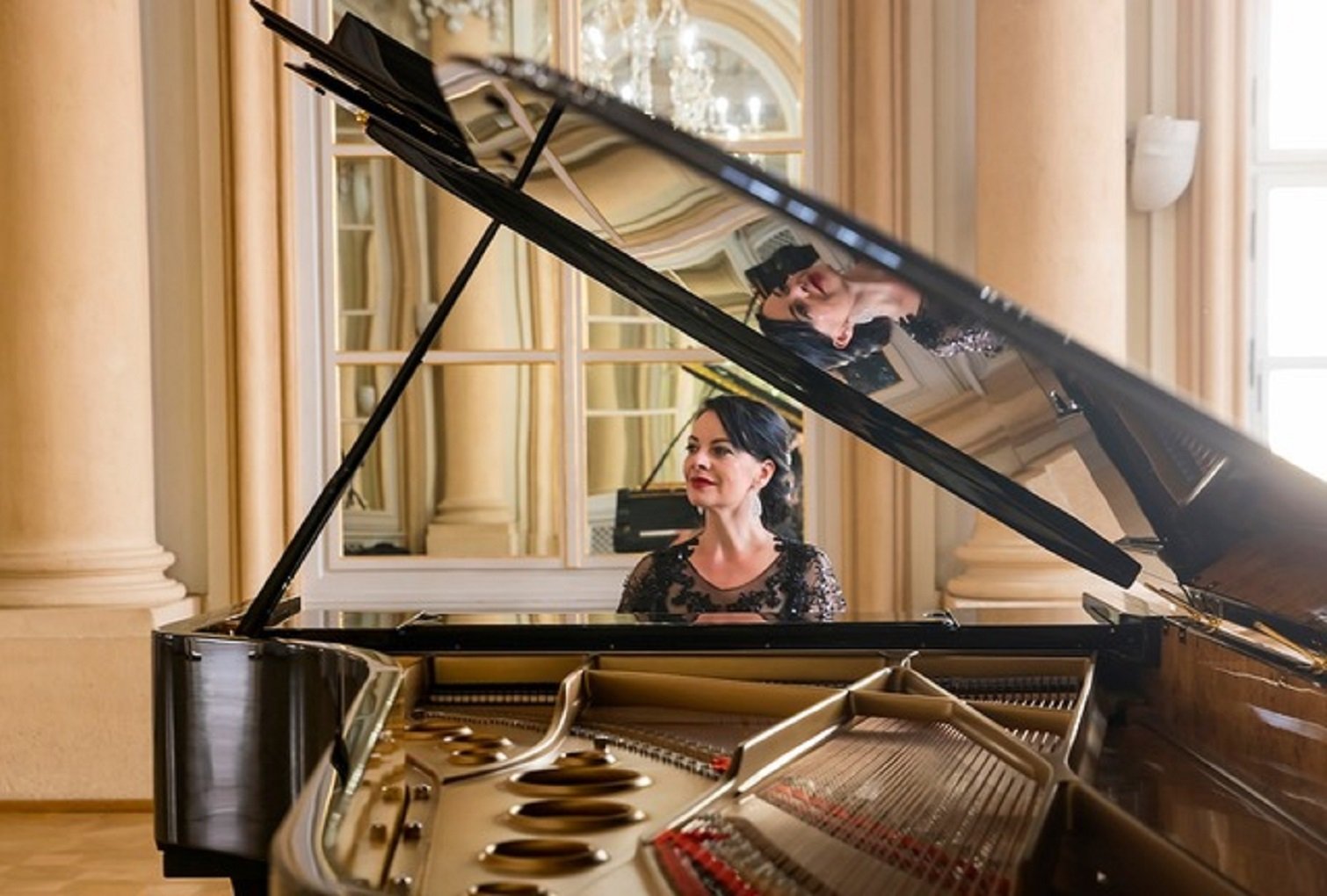 We welcome pianist Eva Varhaníková in PETROF Art Family